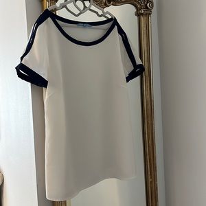 Beautiful white flowy shirt